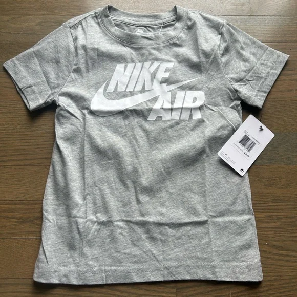 NWT Nike Boys Shirts size 7 - Picture 2 of 4